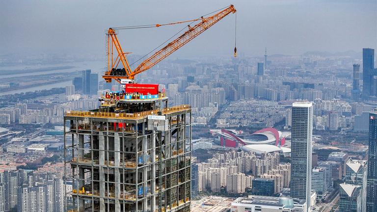 Das Luftbild zeigt die Baustelle der zweiten Projektphase der Nanjing Financial City in Nanjing, in Ostchinas Provinz Jiangsu.