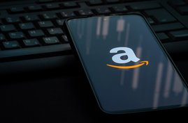 Amazon-Logo auf einem Smartphone