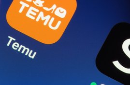 TEMU- und SHEIN-Apps auf dem Bildschirm von Smartphone 